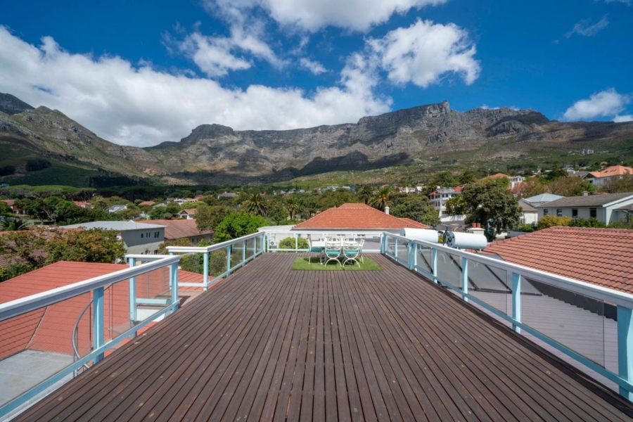 7 Bedroom Property for Sale in Oranjezicht Western Cape